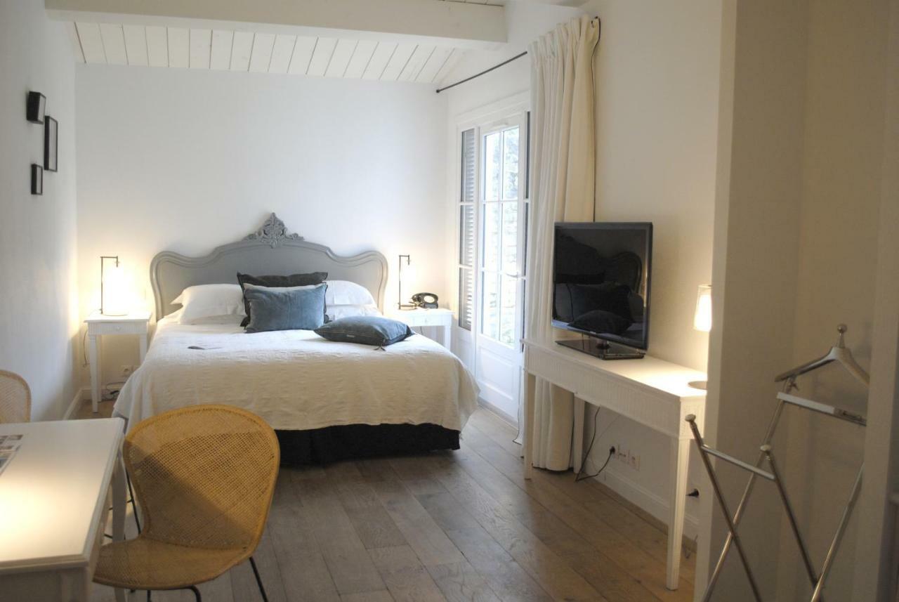 Le Clos Saint-Martin Hotel & Spa Екстериор снимка