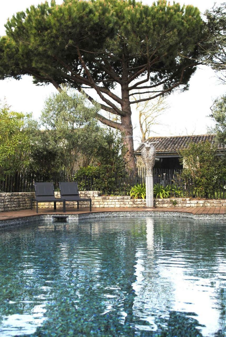 Le Clos Saint-Martin Hotel & Spa Екстериор снимка