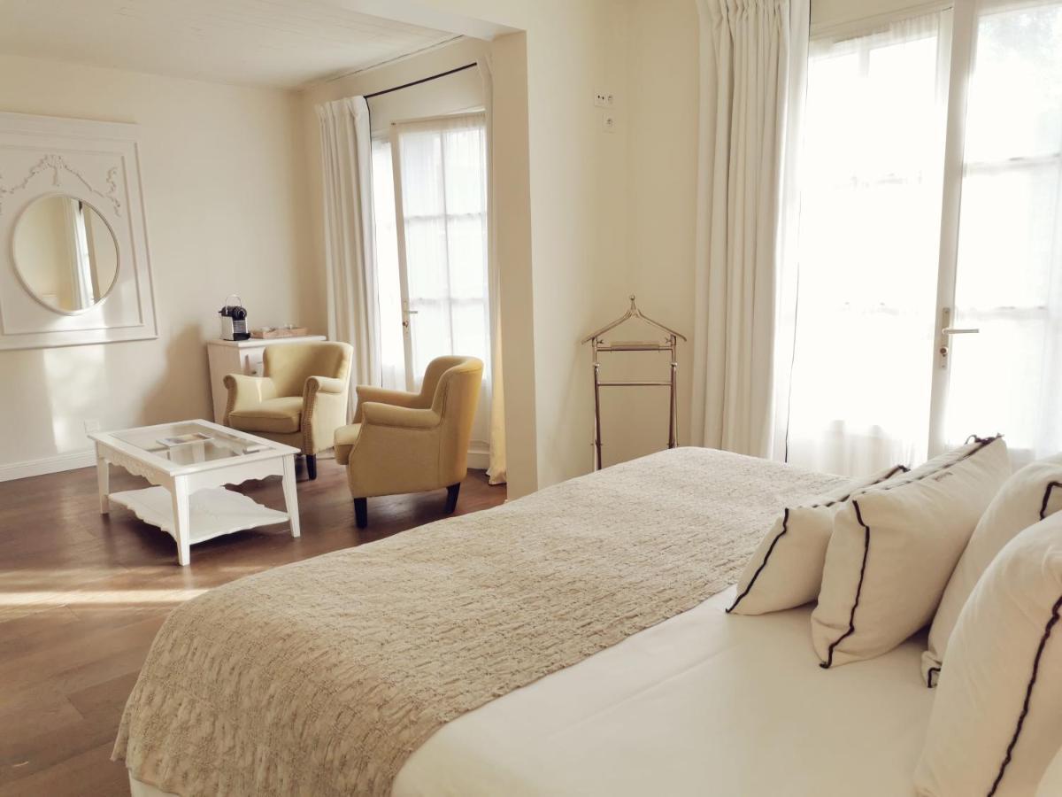 Le Clos Saint-Martin Hotel & Spa Екстериор снимка